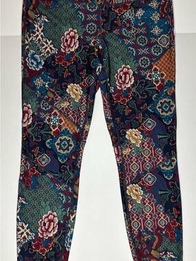 Sherpa Adventure Gear women’s floral geometric leggings size M